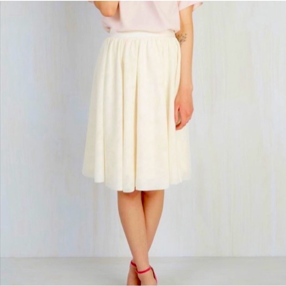 ModCloth Turning in Tulle Cream Skirt Size XL